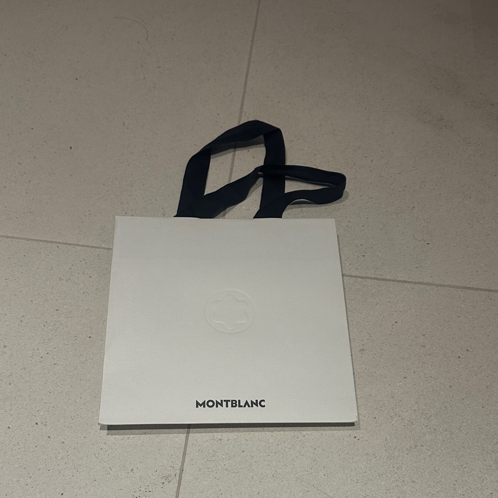 Montblanc White paper Bag with Black Handles - Picture 1 of 2